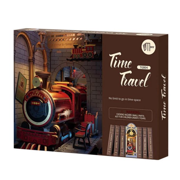 Bogreol miniaturehus byggest i tr med LED lys, Time Travel