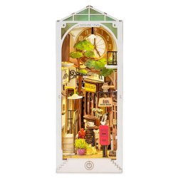 Bogreol miniaturehus byggest i tr med LED lys, Sunshine Town