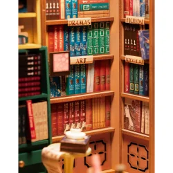 Bogreol miniaturehus byggest i tr med LED lys, Bookshop