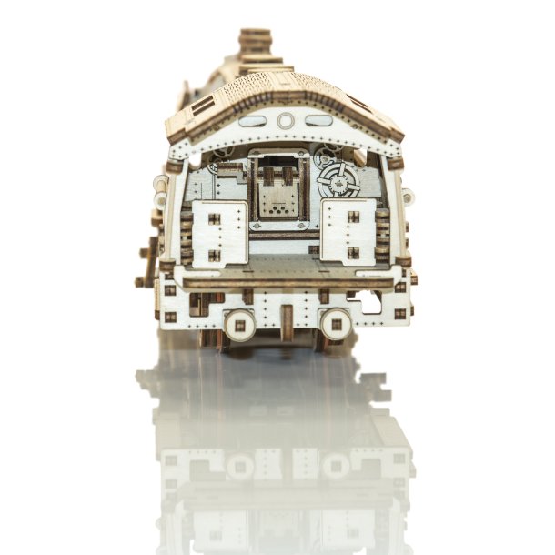 Mekanisk 3D byggest i tr, lokomotiv med skinner