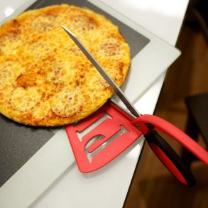 Pizza saks med spatel